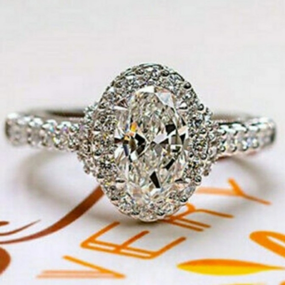 Jewelry - New Oval Silver Ring